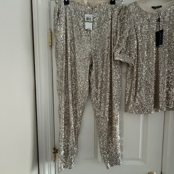 Sequin Joggers and Matching Sequin Short Sleeve Top - Picture 5 of 6